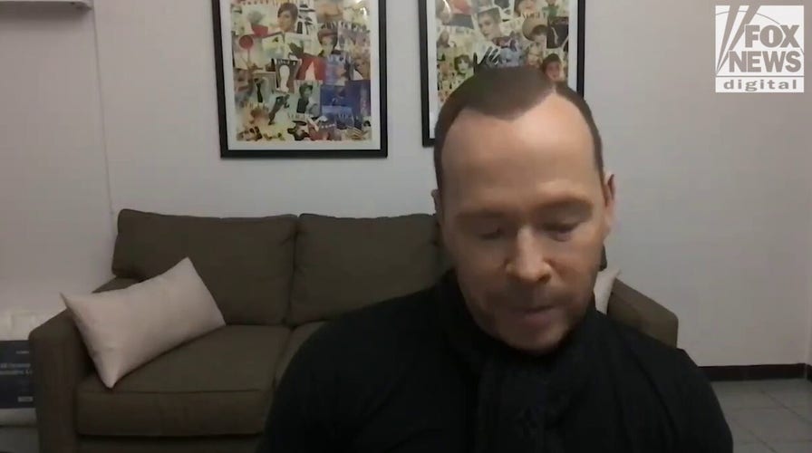 Donnie Wahlberg says Tom Selleck has been a 'great mentor'