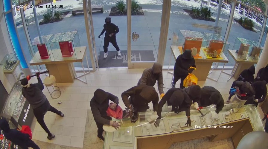 Mob of masked thieves storm California jewelry store, stealing $1 million in merchandise