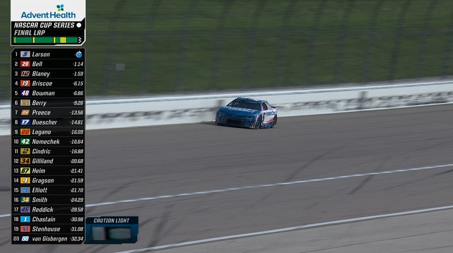 FINAL LAPS: Kyle Larson takes checkered flag at AdventHealth 400 at Kansas | NASCAR on FOX