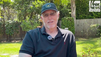Beach volleyball legend rallies behind Pratt’s surging campaign: ‘He could be the guy’