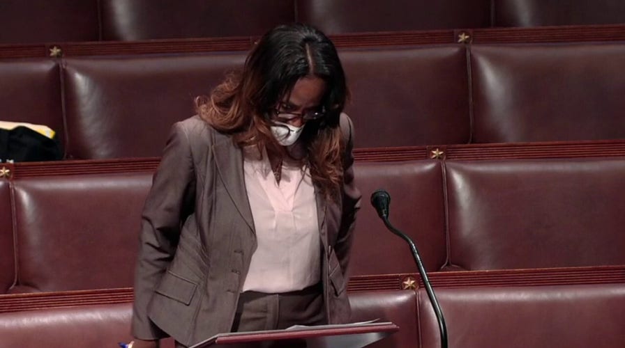 Lawmakers wear masks on House floor to debate $484B stimulus bill