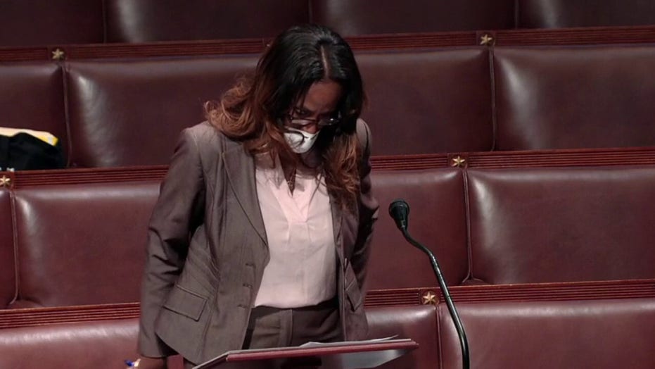 Lawmakers wear masks on House floor to debate $484B stimulus bill