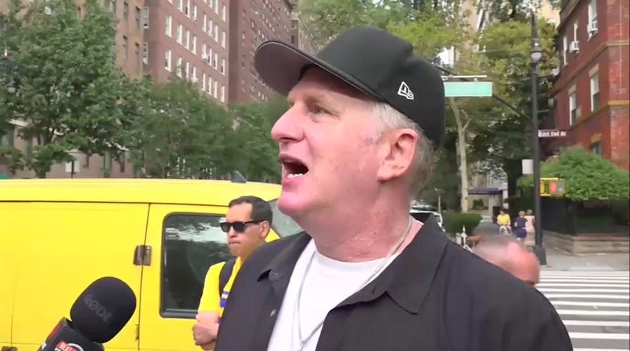 Michael Rapaport rips NYC Mayor Mamdani at Jewish gathering outside Gracie Mansion