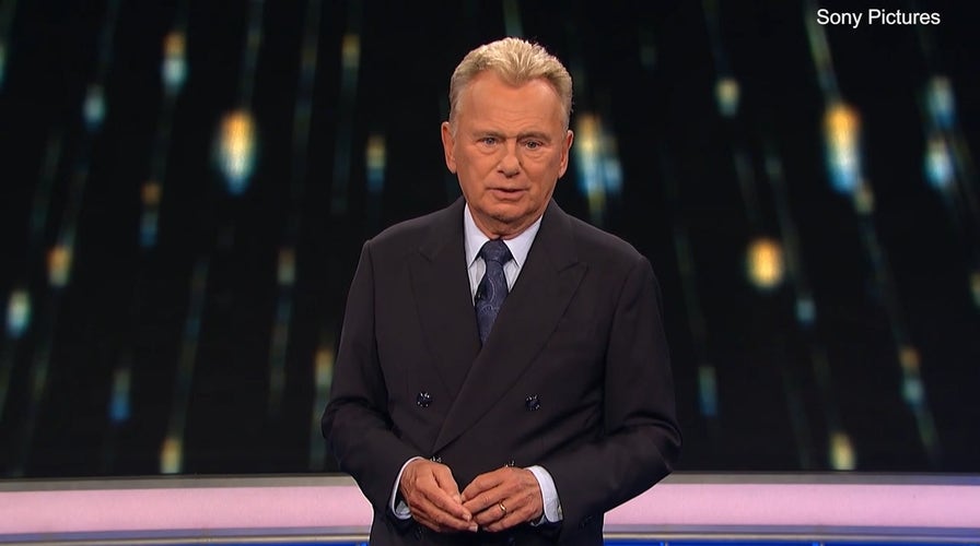 'Wheel of Fortune' host Pat Sajak delivers speech during final episode