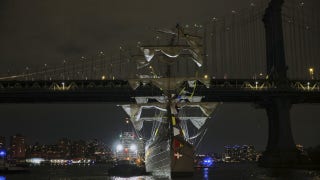 Buque mexicano choca con el Brooklyn Bridge - Fox News