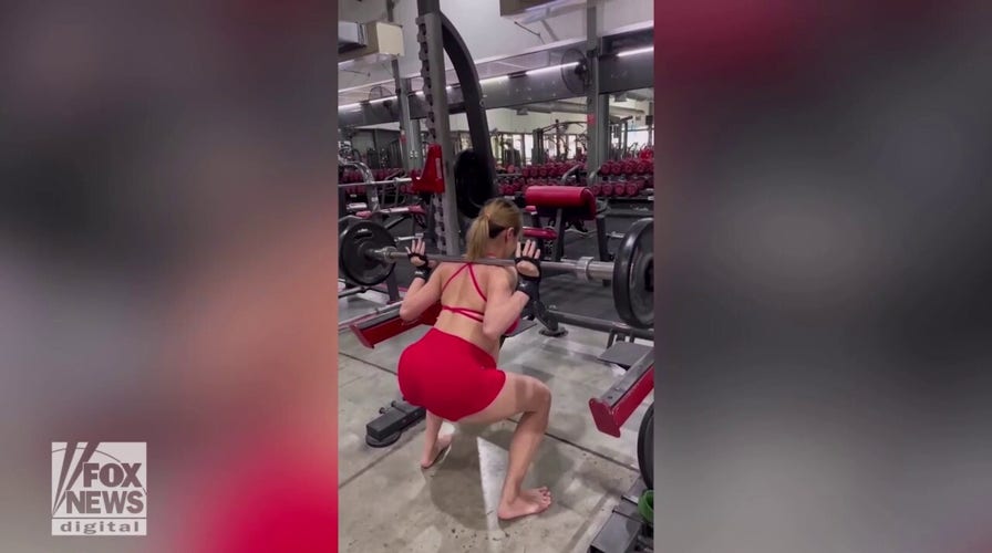 'Super fit' mom-to-be lifts weights at gym while 36 weeks pregnant