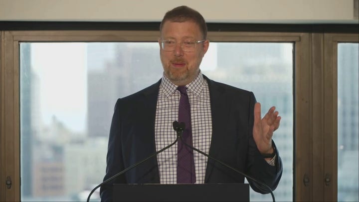 Wisconsin Democrat gaffes while attacking GOP debaters: President Harris 