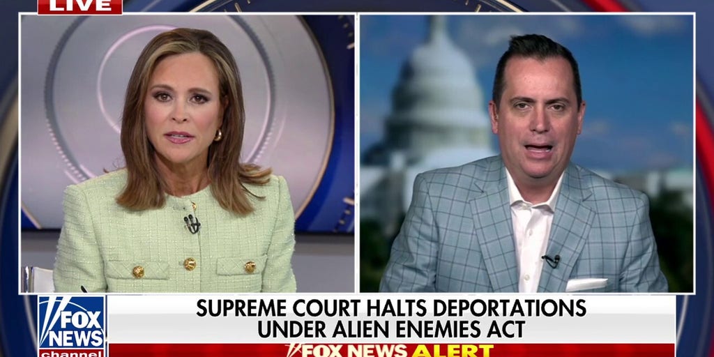 Supreme Court temporarily halts Venezuelan deportations