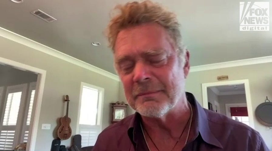 'Dukes of Hazzard' star John Schneider emotionally recalls tribute to late wife at daughter's wedding