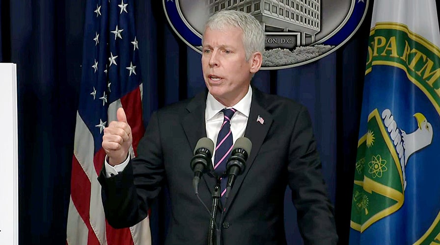 Secretary Wright holds a property conference