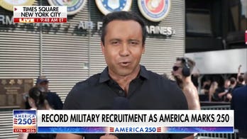 Bryan Llenas reports live from Times Square on record military recruitment