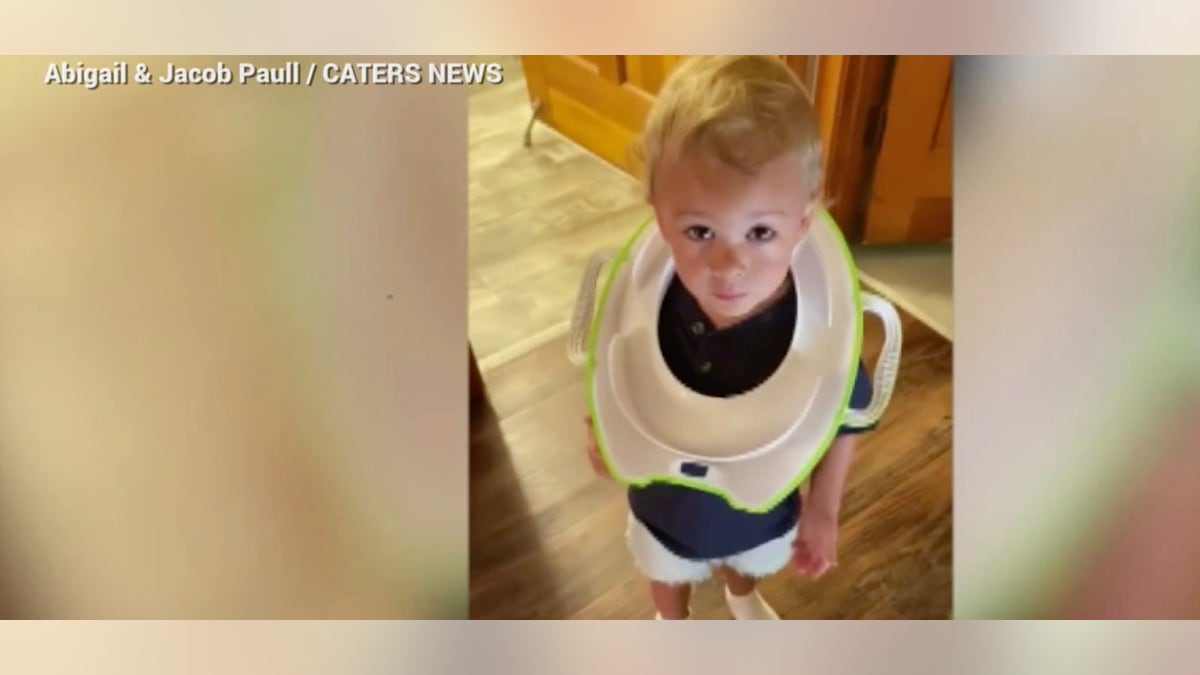 Toddler gets his head stuck in toilet seat, dad has to saw him out | Fox  News