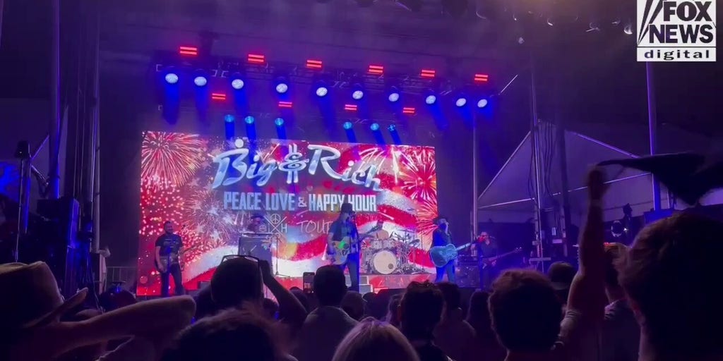UNC-Chapel Hill students chant 'USA' at Flagstock