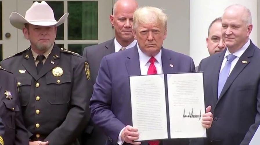 Why can't Democrats, Republicans come together on police reform bill?