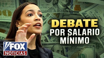 AOC quiere subir el salario mínimo federal