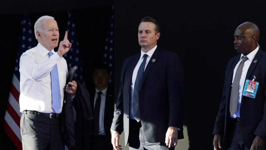 Biden apologizes for snapping at reporter