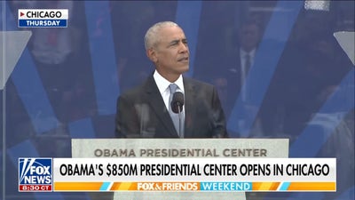 Obama makes veiled swipes at Trump during Presidential Center opening