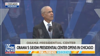 Obama makes veiled swipes at Trump during Presidential Center opening