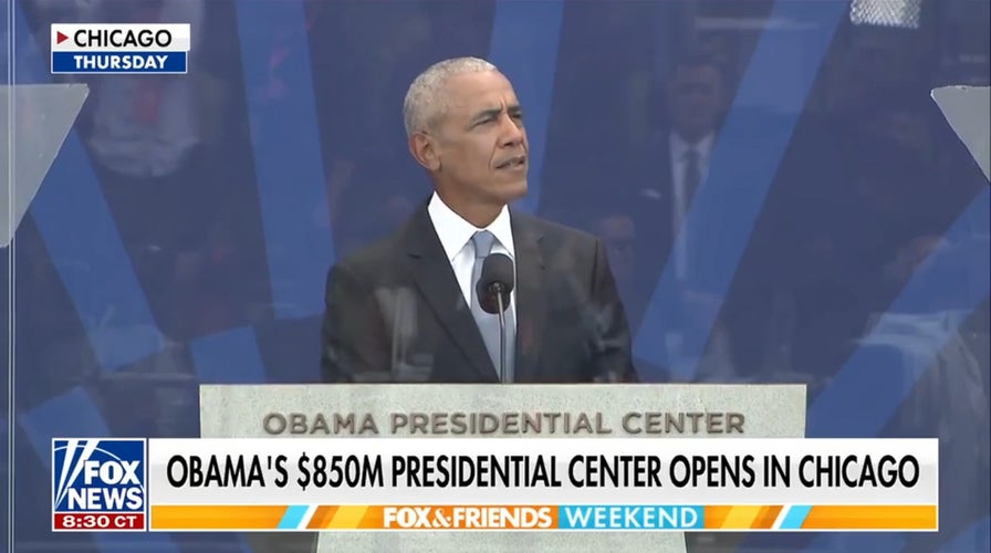 Obama makes veiled swipes at Trump during Presidential Center opening