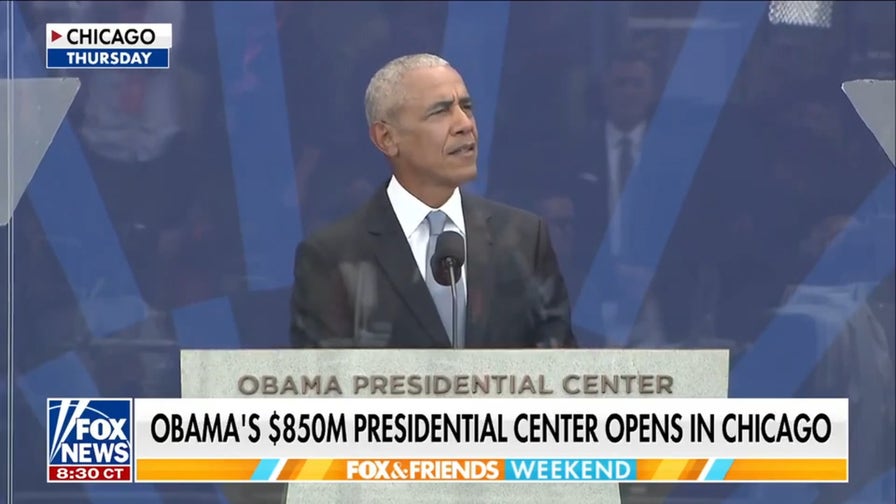 Obama makes veiled swipes at Trump during Presidential Center opening