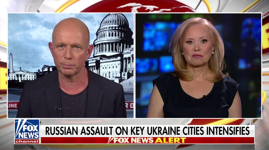 Putin is 'angry' his intelligence services have failed him: Fmr. intel officer