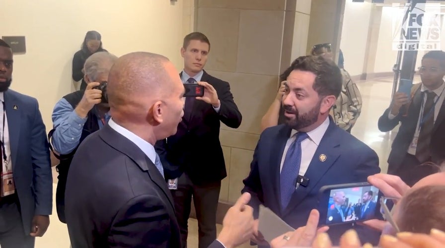 Hakeem Jeffries confronted by House Republican on Obamacare subsidies