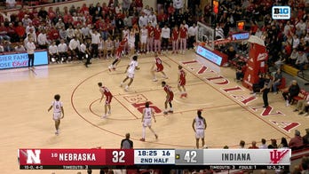 Tucker DeVries drills stepback 3-pointer, extending Indiana's lead over Nebraska