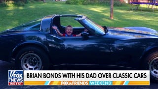 'Fox & Friends' hosts take a look at classic muscle cars on Fox Square