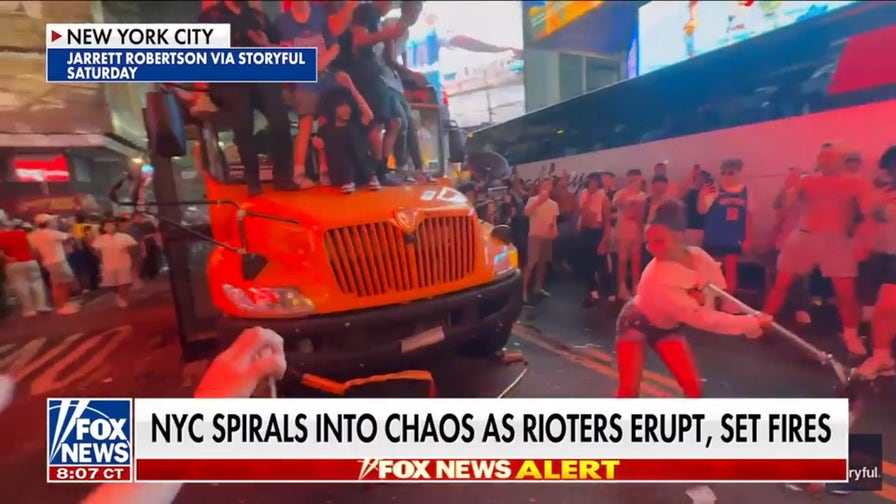 NYC Knicks celebration devolves into chaos with multiple arrests, bus fires