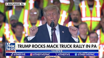 Donald Trump touts economic success at Macungie, PA rally