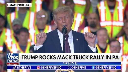 Donald Trump touts economic success at Macungie, PA rally