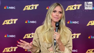 ‘AGT’ judge Heidi Klum reacts to Simon Cowell’s attempt to steal Howie Mandel’s Golden Buzzer - Fox News