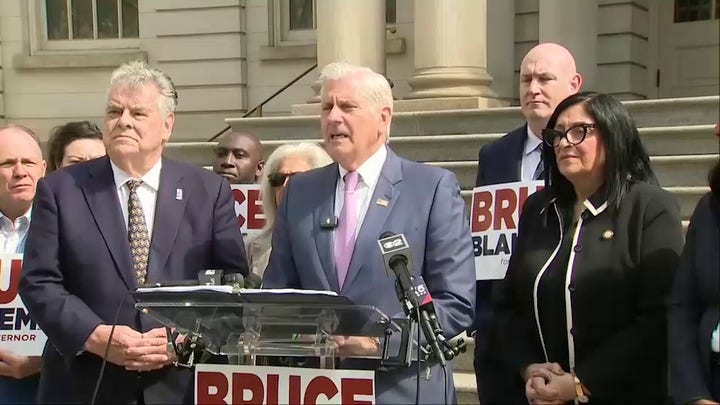 El candidato a gobernador de Nueva York promete indultar a un policía condenado por matar a un sospechoso con una nevera portátil