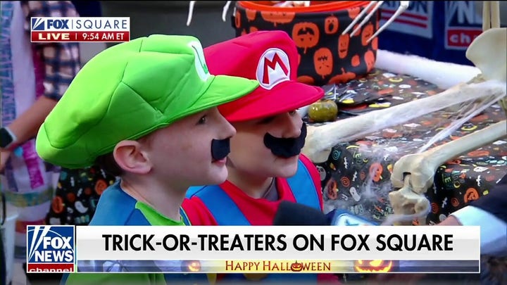 'Fox & Friends Weekend' rings in Halloween with costume parade in Fox Square