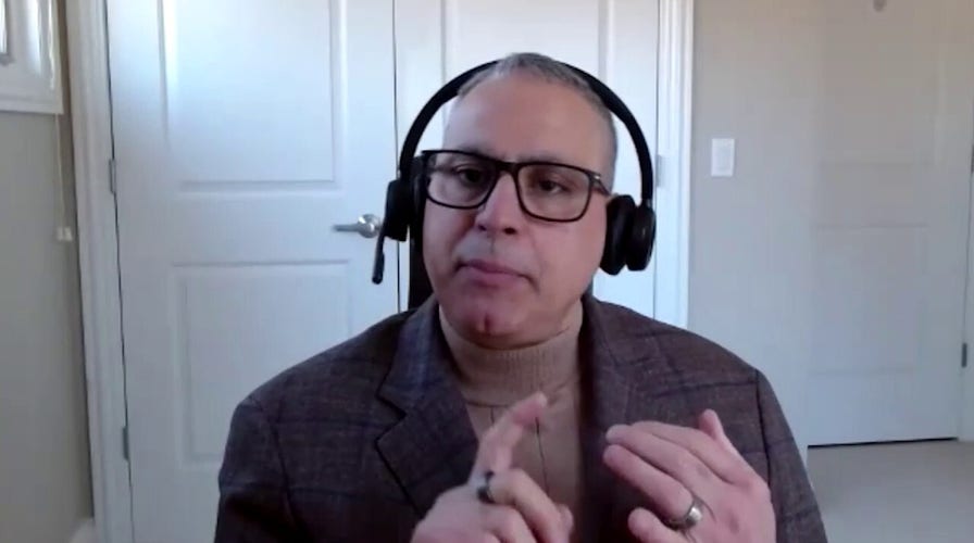 Father of slain pistillate   killed by amerciable  migrant  gives stark informing  aft  assemblage   student's death