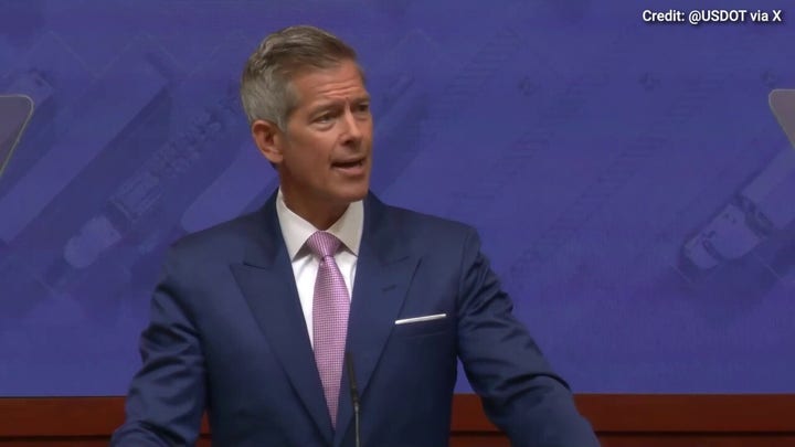 Trump administration cracks down on trucking licenses for foreign drivers