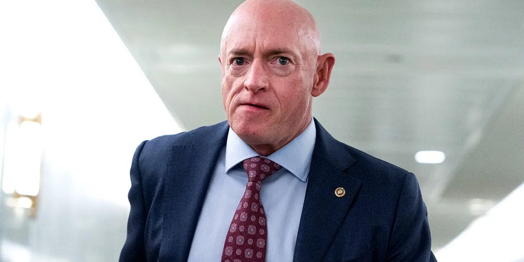 WATCH LIVE: Sen. Mark Kelly holds a press conference amid Hegseth's court martial threat