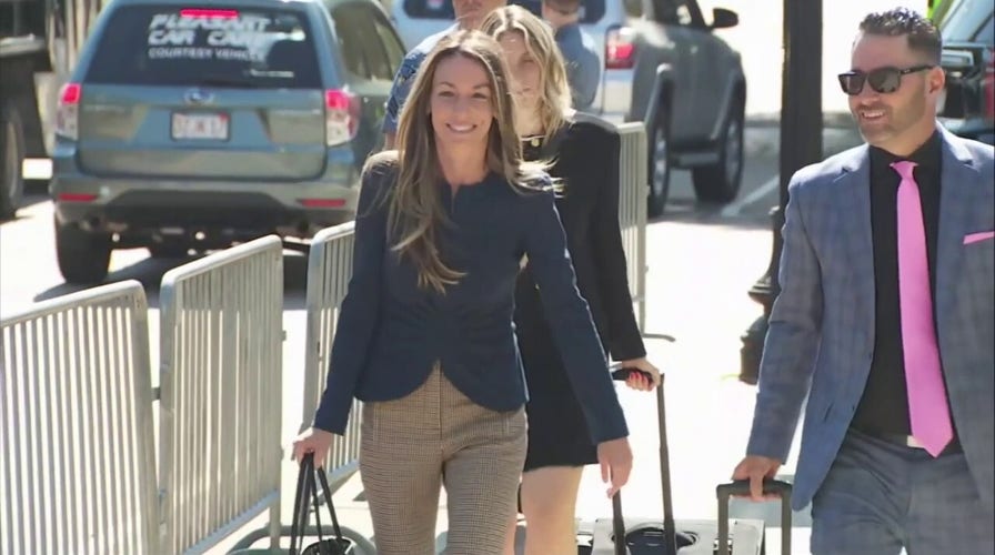 Karen Read arrives at courthouse for Week 4 of murder trial 
