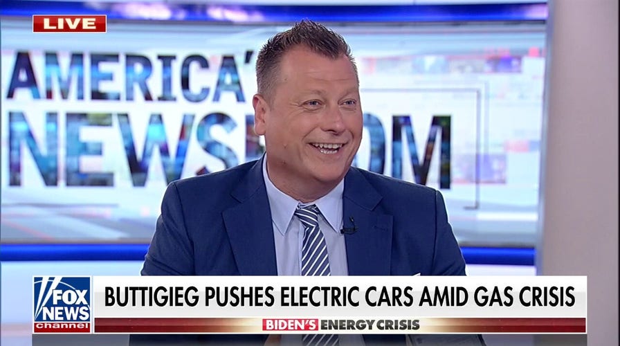 Jimmy Joins "America's Newsroom" To Discuss Buttigieg's Electric Car Push