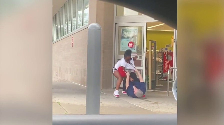 Teen attacks elderly employee outside of Missouri Walgreens