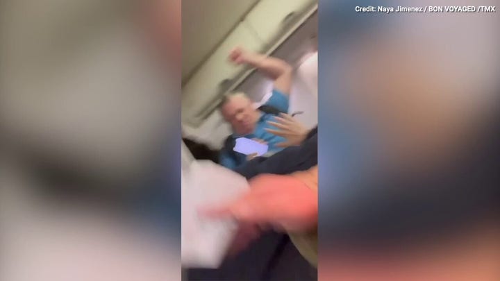 Flight passenger throws punches after alleged seating mix-up