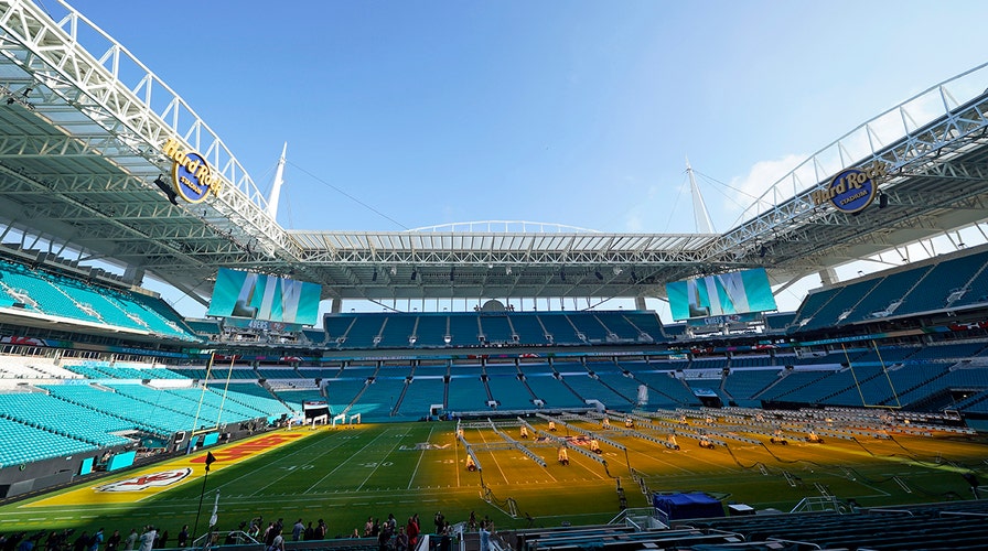 Players, fans, and the city of Miami get ready for Super Bowl LIV