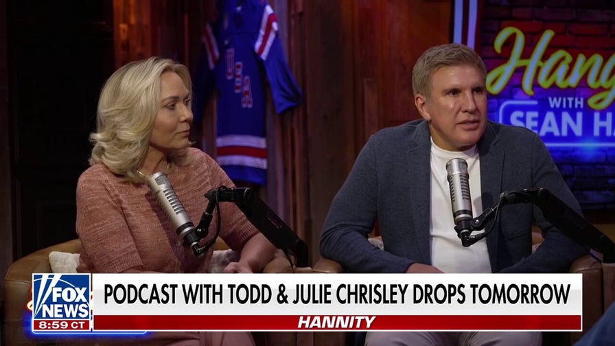 Todd Chrisley details receiving presidential pardon on 'Hang Out with Sean Hannity'
