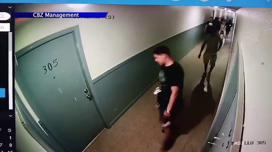 Un vídeo de vigilancia muestra a un trabajador de un apartamento de Aurora, Colorado , presuntamente agredido por la banda del Tren de Aragua