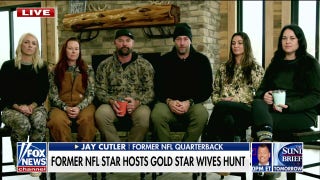 Former NFL quarterback opens up about hosting annual Gold Star Wives Hunt