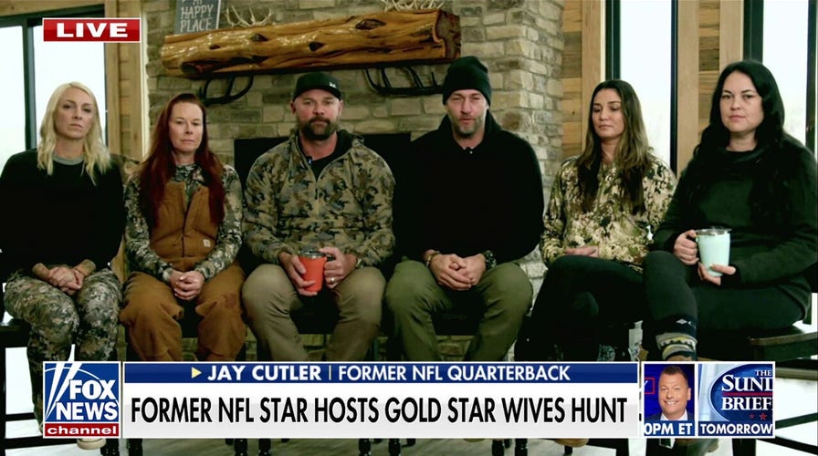 Former NFL quarterback opens up about hosting annual Gold Star Wives Hunt