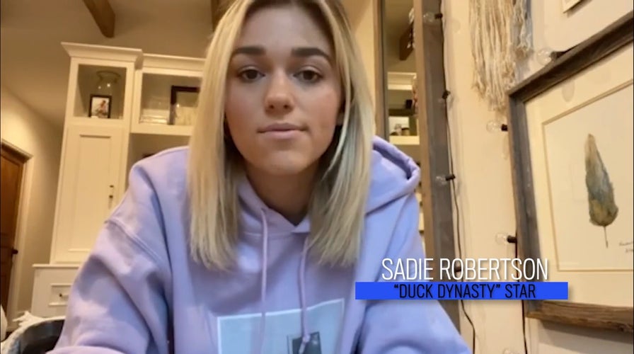 'Duck Dynasty' star Sadie Roberston sends message of hope to fellow Americans