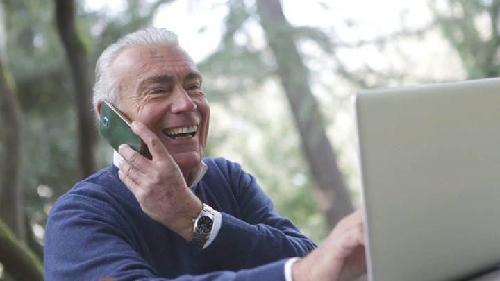Ayuda a tus familiares a distancia controlando su pantalla con FaceTime en iOS 18.