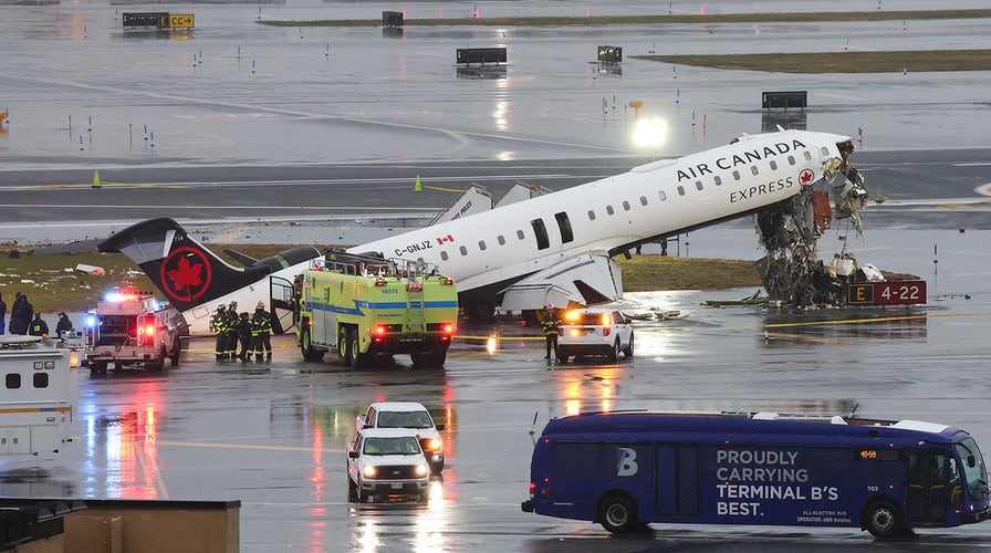  Federal investigators springiness  update connected  deadly level   collision astatine  LaGuardia Airport