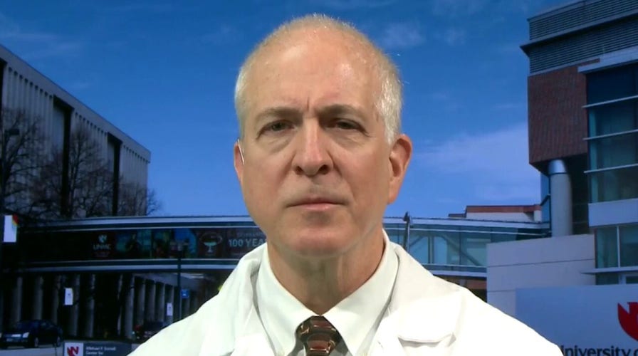 Doctor treating coronavirus patients in US describes symptoms, next steps